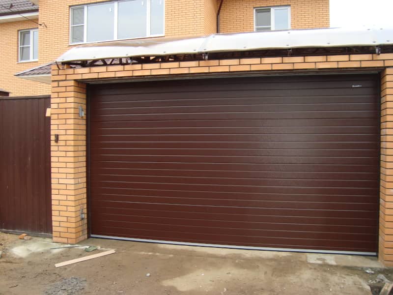 Секционные ворота DoorHan в Петропавловске-Камчатском с установкой