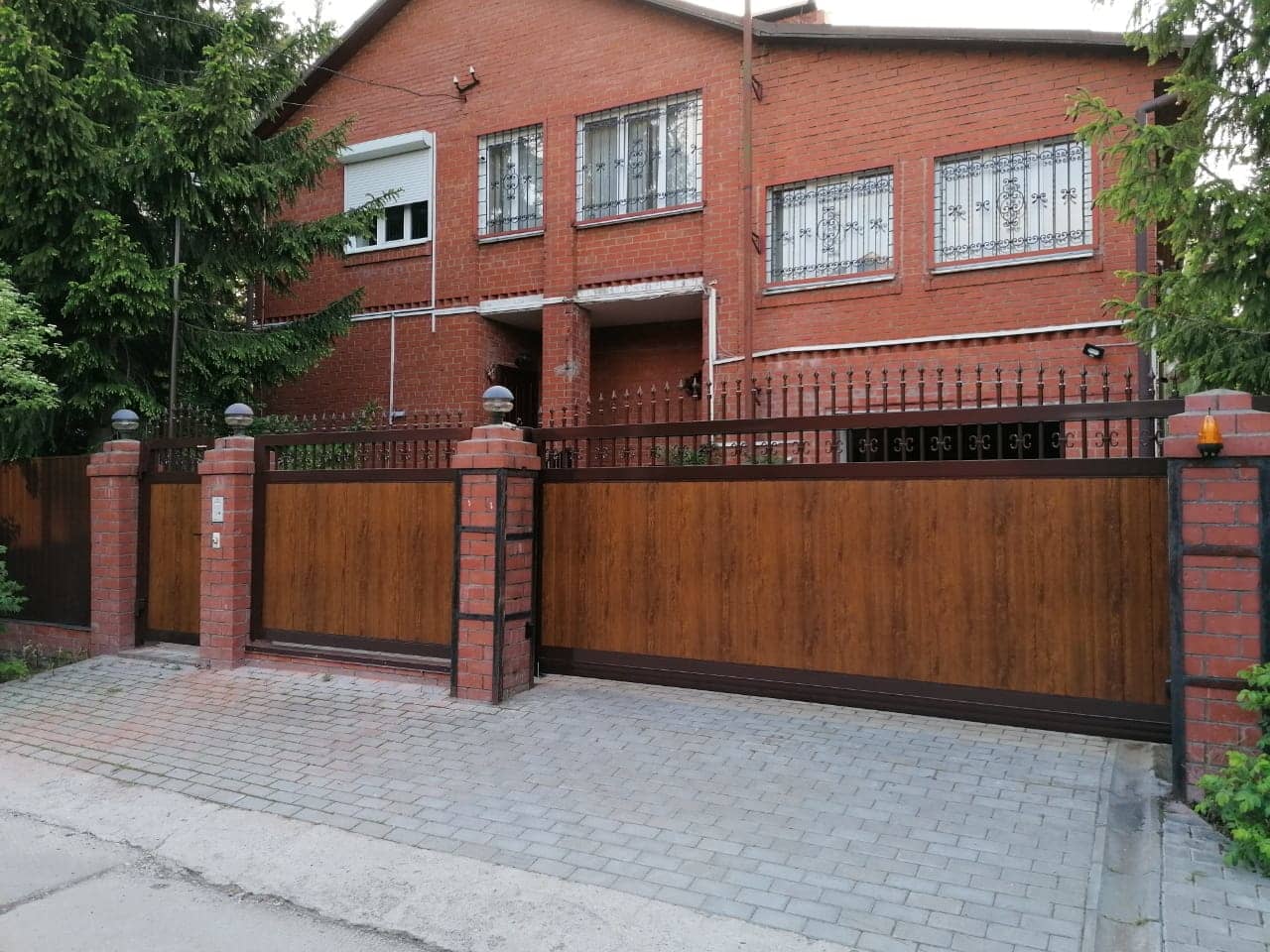 Уличные ворота DoorHan в Петропавловске-Камчатском с установкой